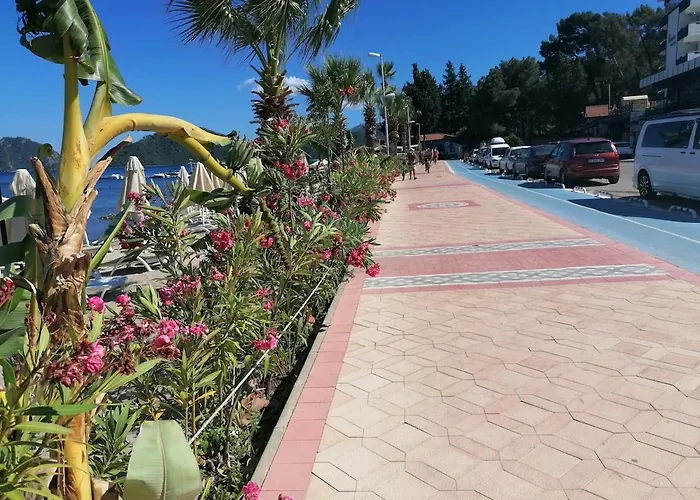 Deniz Manzarali, Plaja 100 Metre, Luks 2 * Marmaris